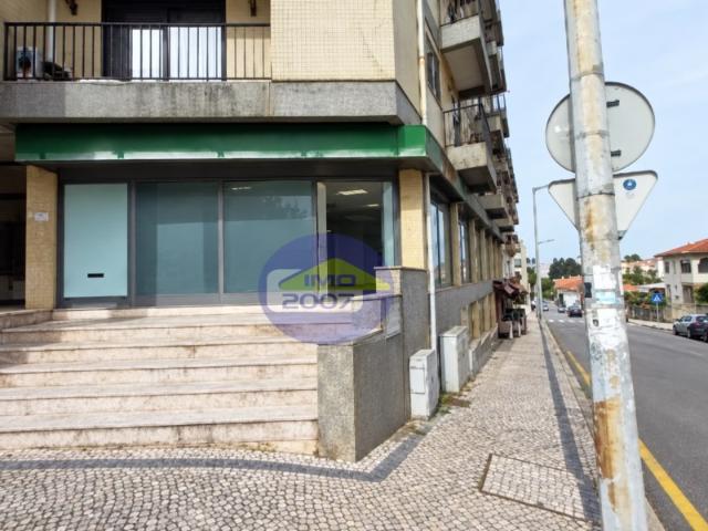 Loja venda em São João da Madeira, Aveiro