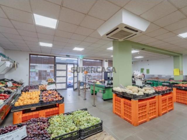 Armazém venda em Seixal, Corroios