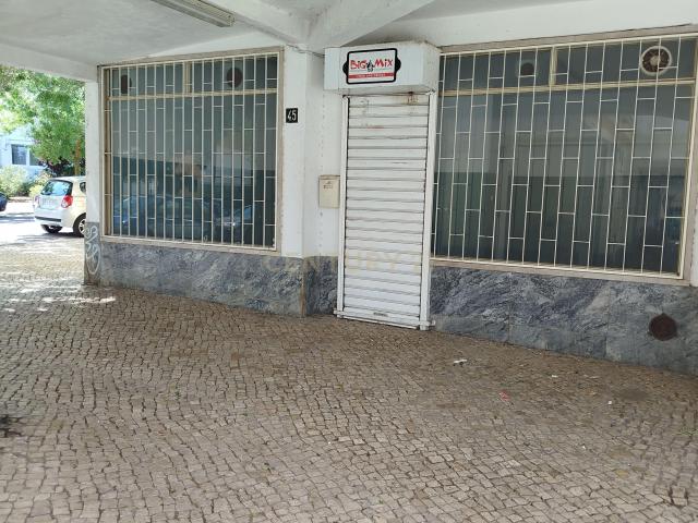 Loja alugar em Rebelva, Cascais
