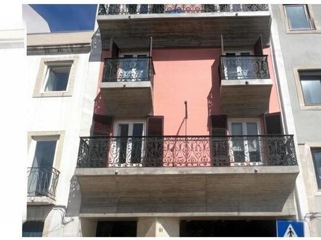 Loja venda em Santos-o-Velho, Lisboa