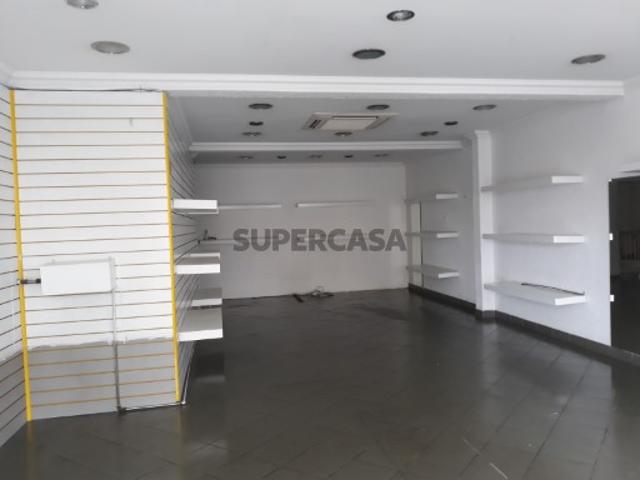 Armazém venda em Santiago Dos Velhos, Lisboa