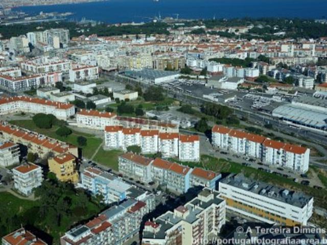 Armazém venda em Almada, Setúbal