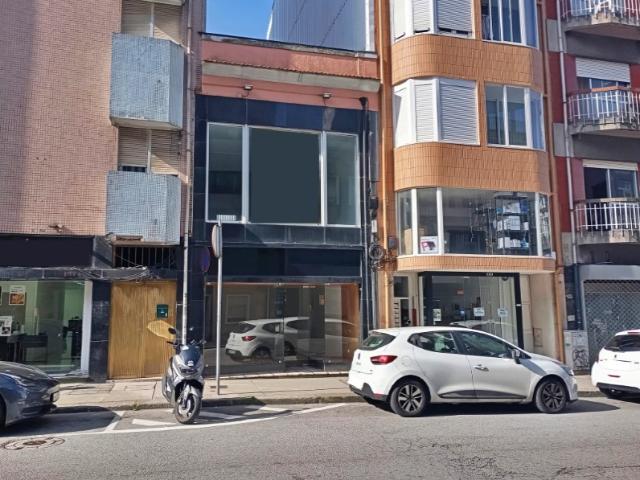 Ponto Comercial alugar em Cedofeita, Ramada Alta