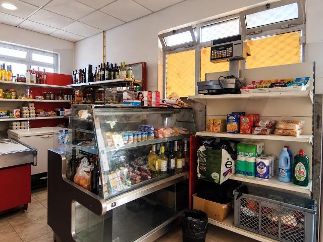 Loja venda em Bairro Quinta da Fonte, Loures
