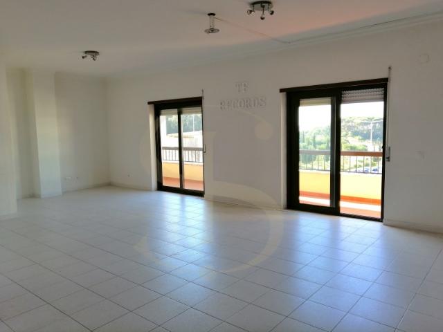 Loja alugar em Seixal, Setúbal