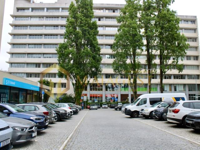 Loja alugar em Porto, Aldoar