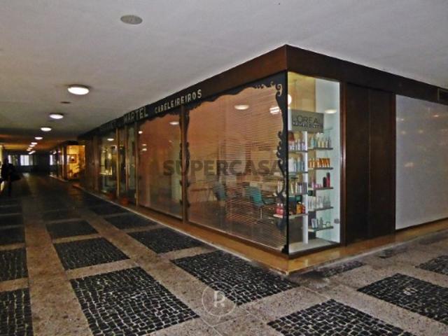 Armazém venda em Porto