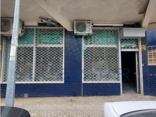 Loja venda em Santiago Dos Velhos, Lisboa
