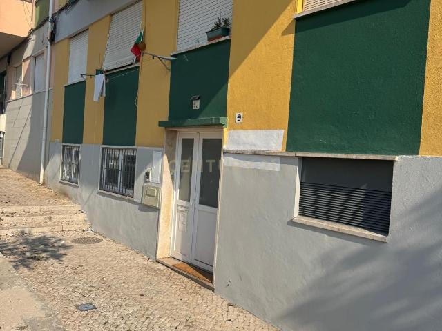 Loja venda em Pombais, Odivelas