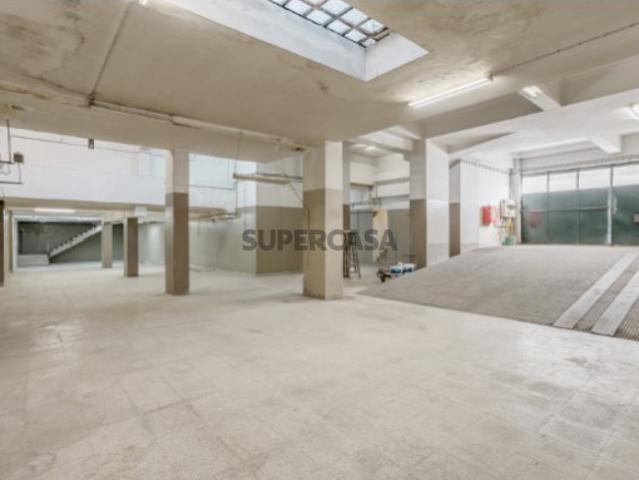 Armazém venda em Lisboa, Bairro de Campolide