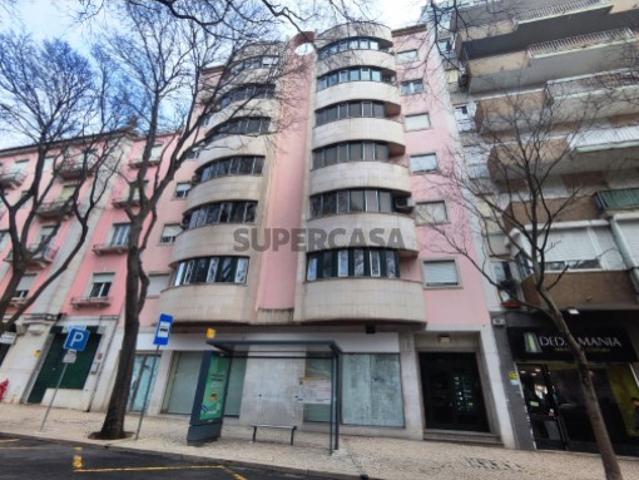 Armazém venda em Lisboa