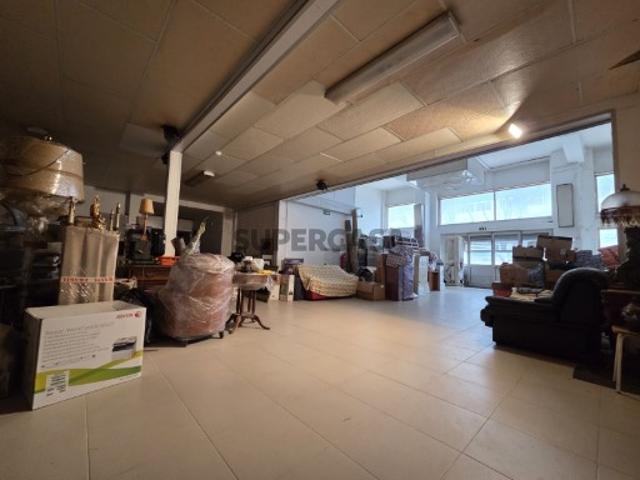 Armazém venda em Carriche, Lisboa