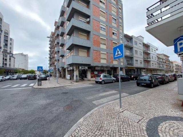 Armazém venda em Nossa Senhora do Pópulo, Caldas Da Rainha