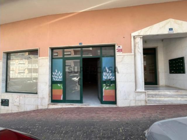 Armazém venda em Forte Da Casa, Lisboa