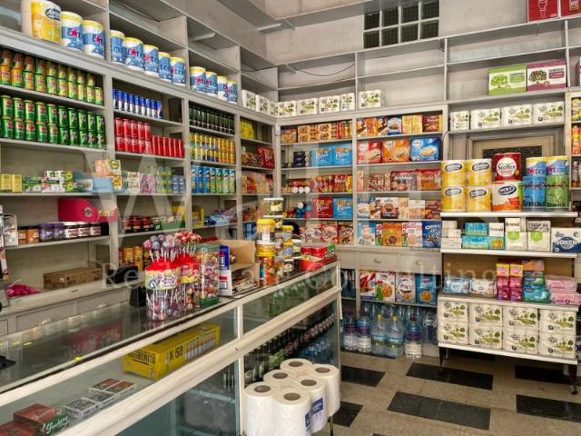 Loja venda em Santa Clara, Lisboa