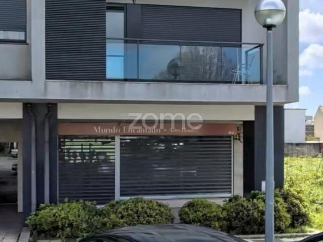 Ponto Comercial alugar em Custóias, Recarei