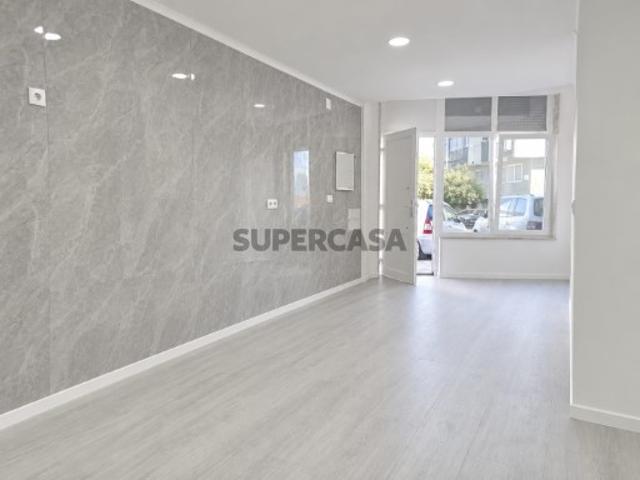 Armazém venda em Urbanização das Sapateiras, Loures