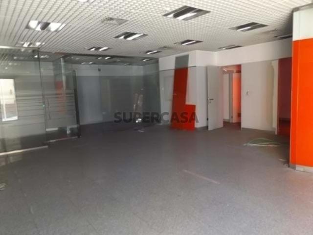 Armazém venda em Santarém