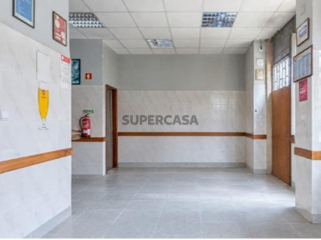 Armazém venda em Lisboa
