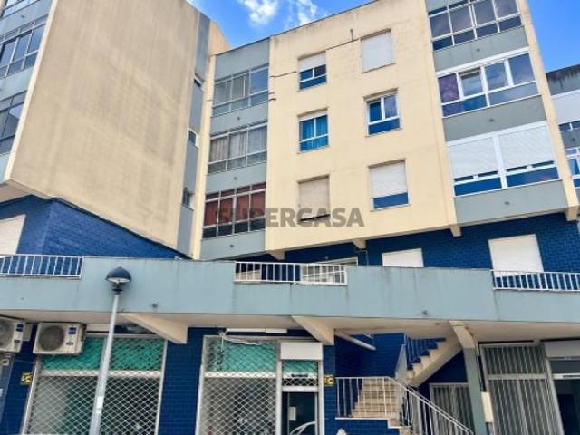 Armazém venda em Urbanização das Sapateiras, Loures