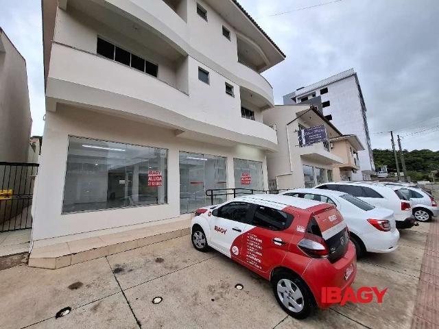 Ponto Comercial aluguel em Antônio Carlos, Centro