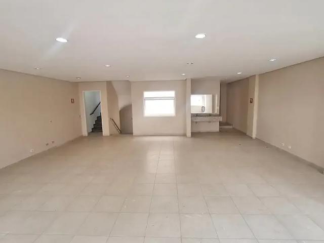 Ponto Comercial aluguel em Região Imediata de São Paulo, Região Metropolitana de São Paulo