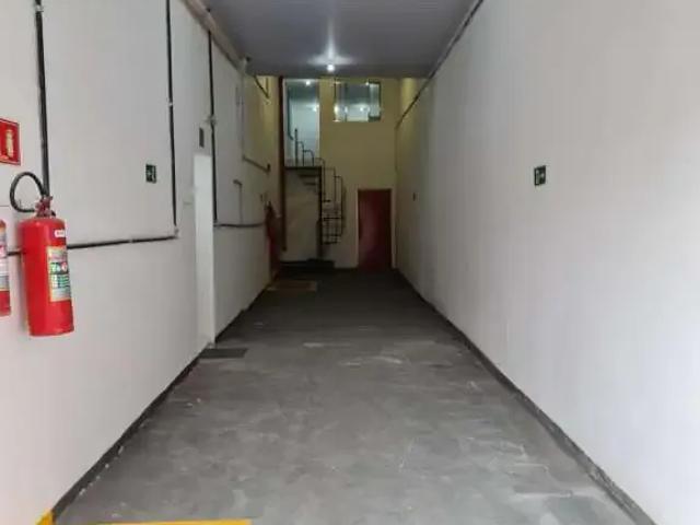 Ponto Comercial aluguel em Jardim Tupan, Barueri