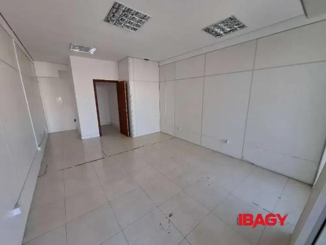 Ponto Comercial aluguel em Centro, Biguaçu