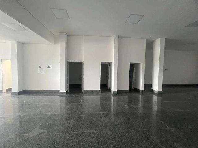 Ponto Comercial aluguel em Portal dos Ipês II, Cajamar