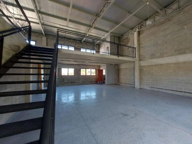Ponto Comercial aluguel em Parolin, Curitiba
