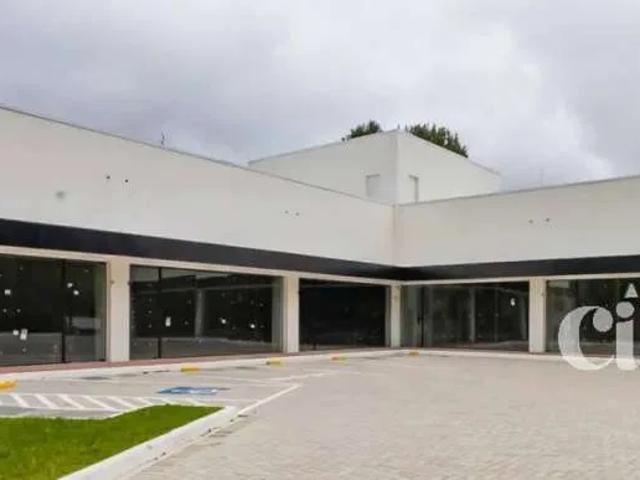 Ponto Comercial aluguel em Santo Inácio, Curitiba