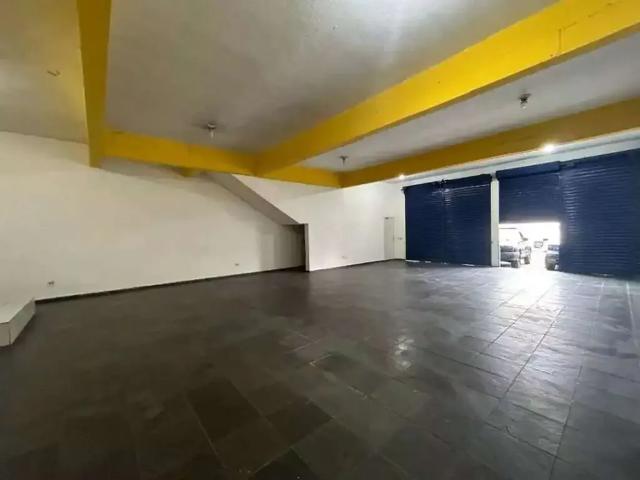 Ponto Comercial aluguel em Região Imediata de São Paulo, Região Metropolitana de São Paulo