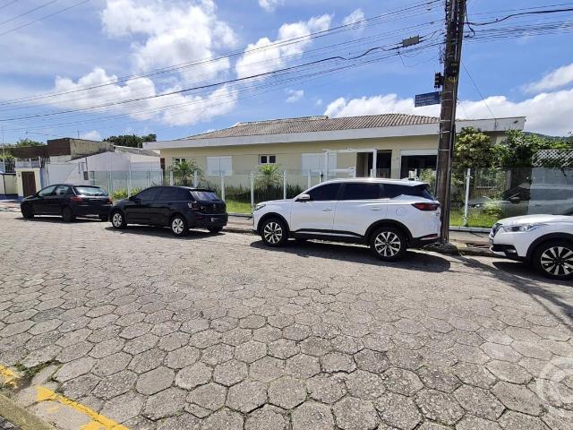 Ponto Comercial aluguel em Santa Mônica, Florianópolis