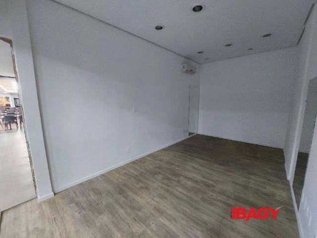 Ponto Comercial aluguel em Trindade, Florianópolis