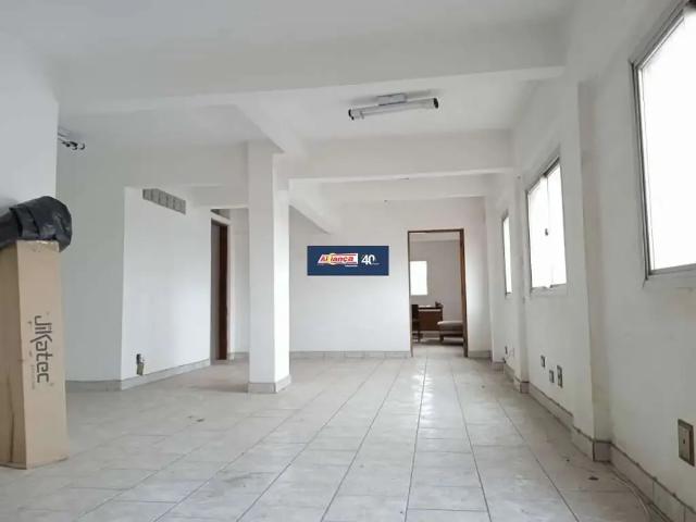 Ponto Comercial aluguel em Região Imediata de São Paulo, Região Metropolitana de São Paulo
