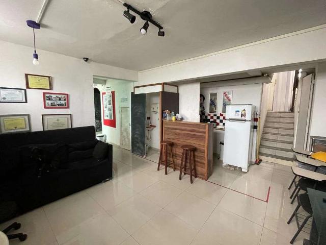 Ponto Comercial aluguel em Macaé
