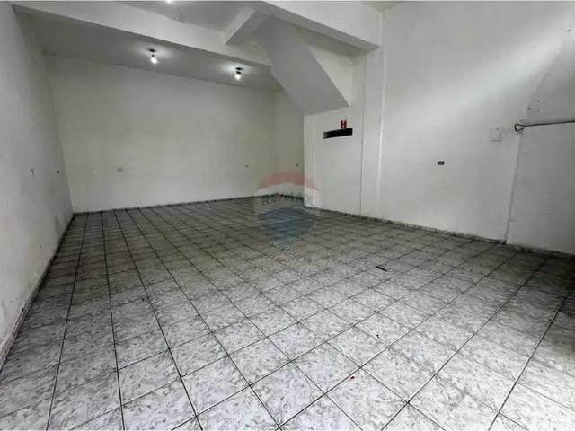 Ponto Comercial aluguel em Região Imediata de São Paulo, Região Metropolitana de São Paulo
