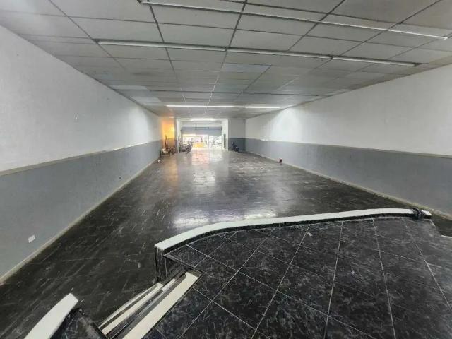 Ponto Comercial aluguel em Região Imediata de São Paulo, Região Metropolitana de São Paulo