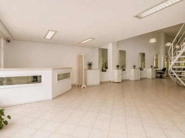 Ponto Comercial aluguel em Petrópolis, Porto Alegre