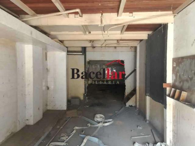 Ponto Comercial aluguel em Benfica, Rio de Janeiro
