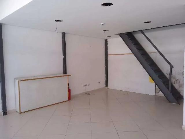 Ponto Comercial aluguel em Região Imediata de São Paulo, Região Metropolitana de São Paulo