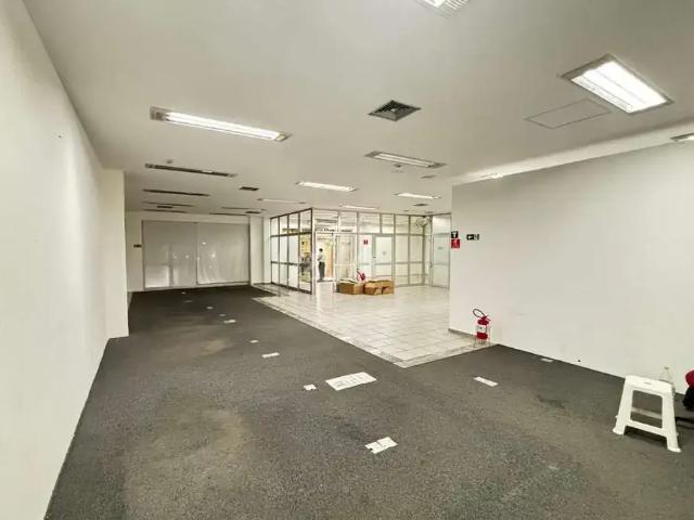 Ponto Comercial aluguel em Região Imediata de São Paulo, Região Metropolitana de São Paulo