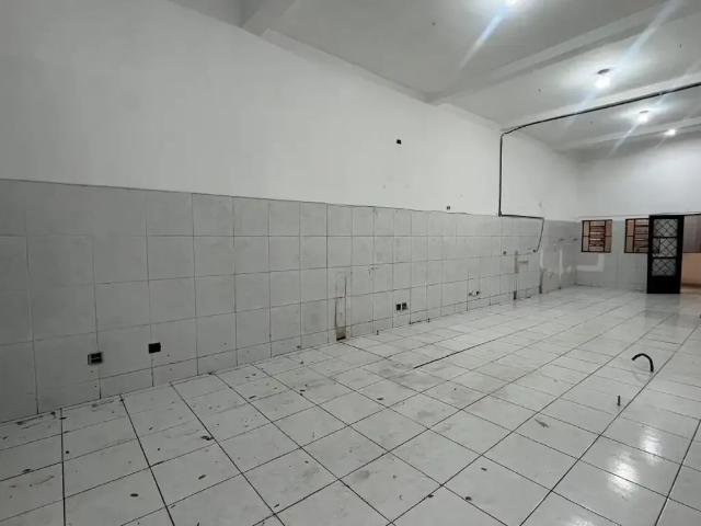 Ponto Comercial aluguel em Região Imediata de São Paulo, Região Metropolitana de São Paulo
