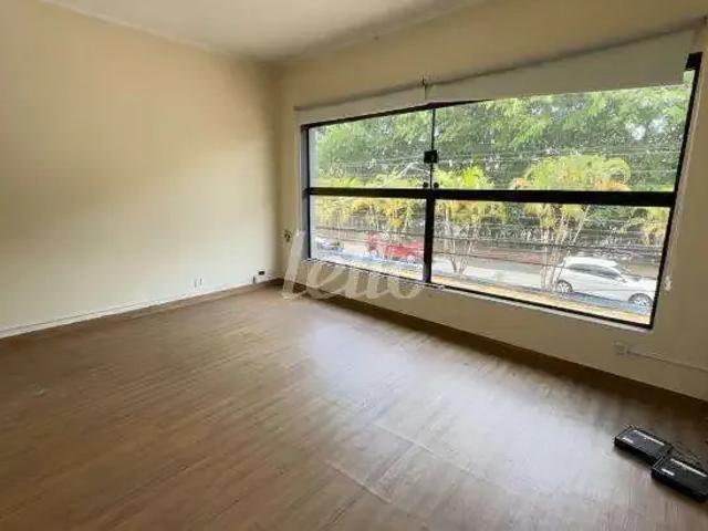 Ponto Comercial aluguel em Região Imediata de São Paulo, Região Metropolitana de São Paulo