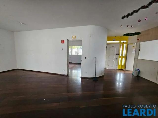 Ponto Comercial aluguel em Região Imediata de São José dos Campos, Região Metropolitana do Vale do Paraíba e Litoral Norte
