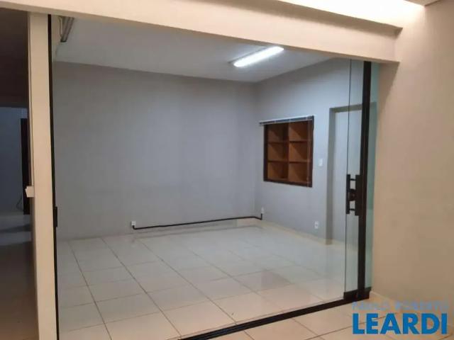 Ponto Comercial aluguel em Região Imediata de São José dos Campos, Região Metropolitana do Vale do Paraíba e Litoral Norte