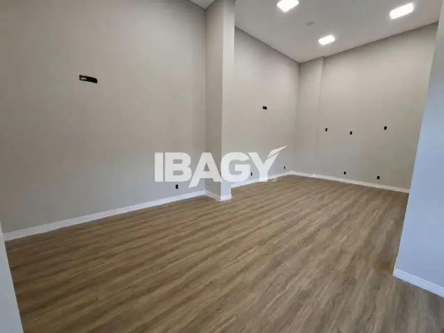 Ponto Comercial aluguel em Barreiros, São José