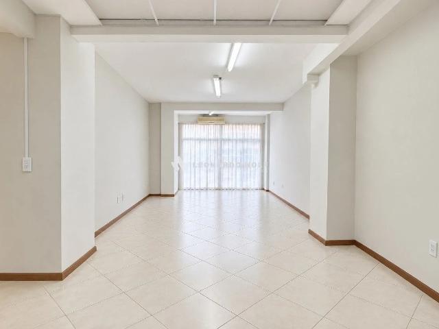Ponto Comercial aluguel em Kobrasol, São José