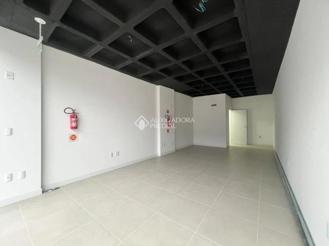 Ponto Comercial aluguel em Kobrasol, São José