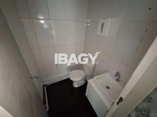Ponto Comercial aluguel em Kobrasol, São José